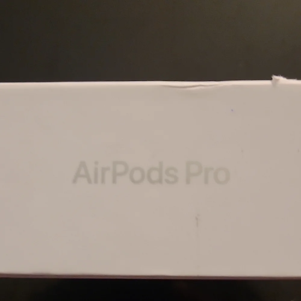 Apple AirPods Pro - Classic White